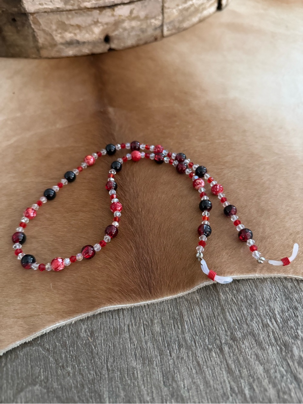 Brand NWOT Handmade Red Beaded Eye Glass/Sun Glass Necklace for Women